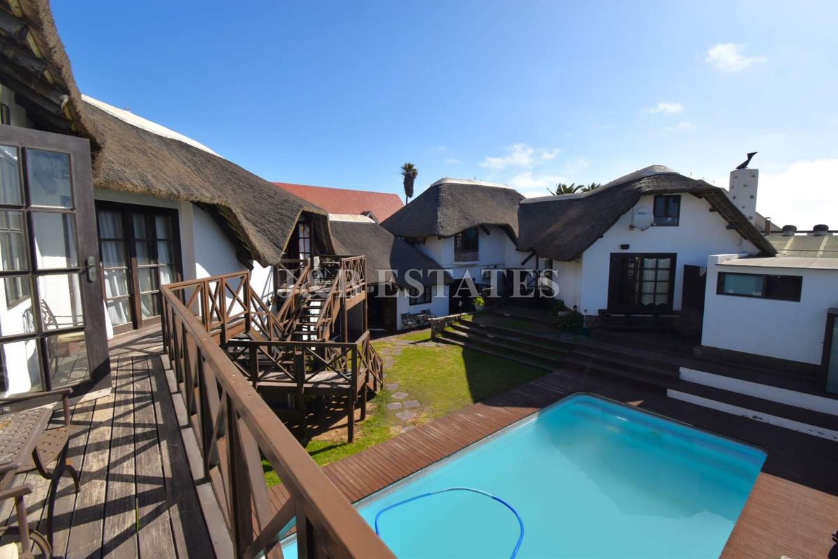 Successfully Operating Hotel With Spectacular Lagoon Views - Photo 4