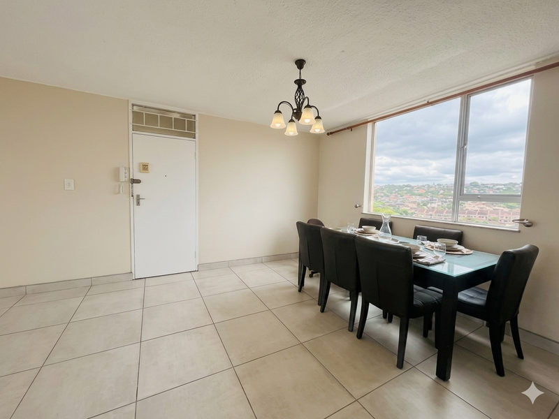 Hendra : Lock-Up & Go | 3-Bedroom Apartment with Pool, Tennis & 24/7 Security - Photo 3