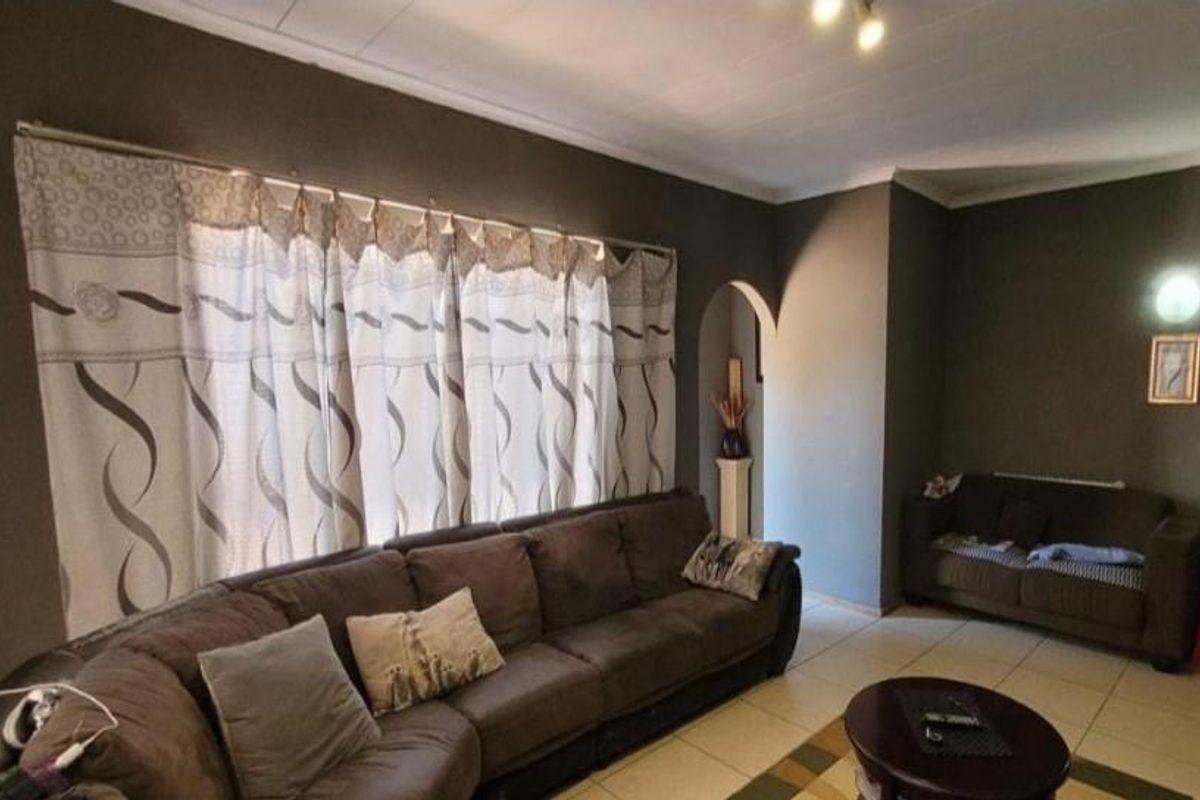 Priced to sell property - Photo 5