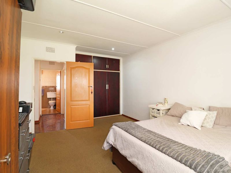 Modern First-Floor Gem with Garden Views - Photo 3