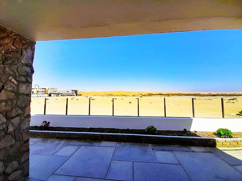 DUNEVIEW MANSION IN PERFECT AREA WITH UNINTERUPTED DUNEVIEWS!! - Photo 2