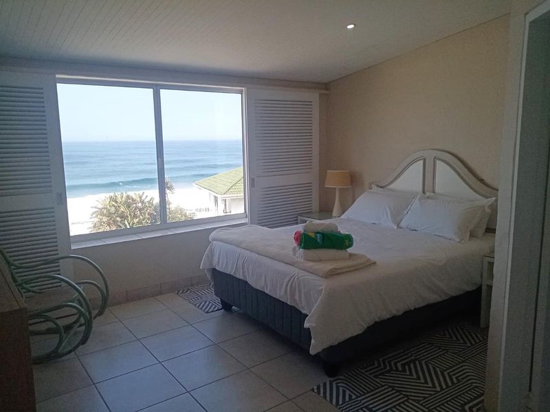 Breathtaking Sea Views and Direct Beach Access. - Photo 7