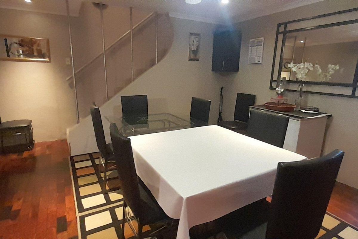 Sunford 4-Bedroom Haven: Perfect for Modern Family Living - Photo 4