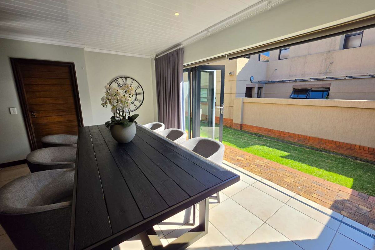 North-Facing | Full Solar | Immaculate Lock-Up-and-Go in Ebotse Golf Estate - Photo 3