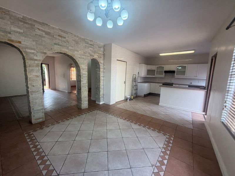 Spacious, Immaculate Duplex Townhouse Bordering Florida Park - Photo 8