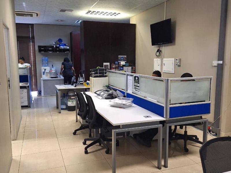 TO LET - Office in Windhoek Central - Photo 6