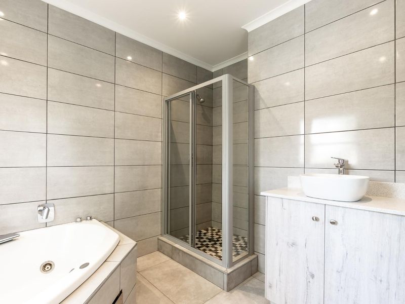 1 Bedroom Apartment / Flat for Sale in Dainfern - Photo 10