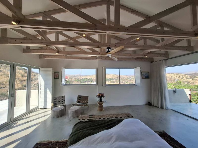 Exquisite, fully furnished, Family Home with Breathtaking Views - Photo 7