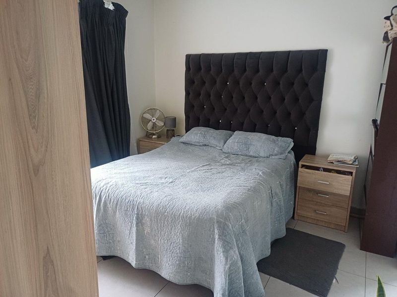 Modern Ground Floor Townhouse with Private Garden and Built-in Braai - Photo 2