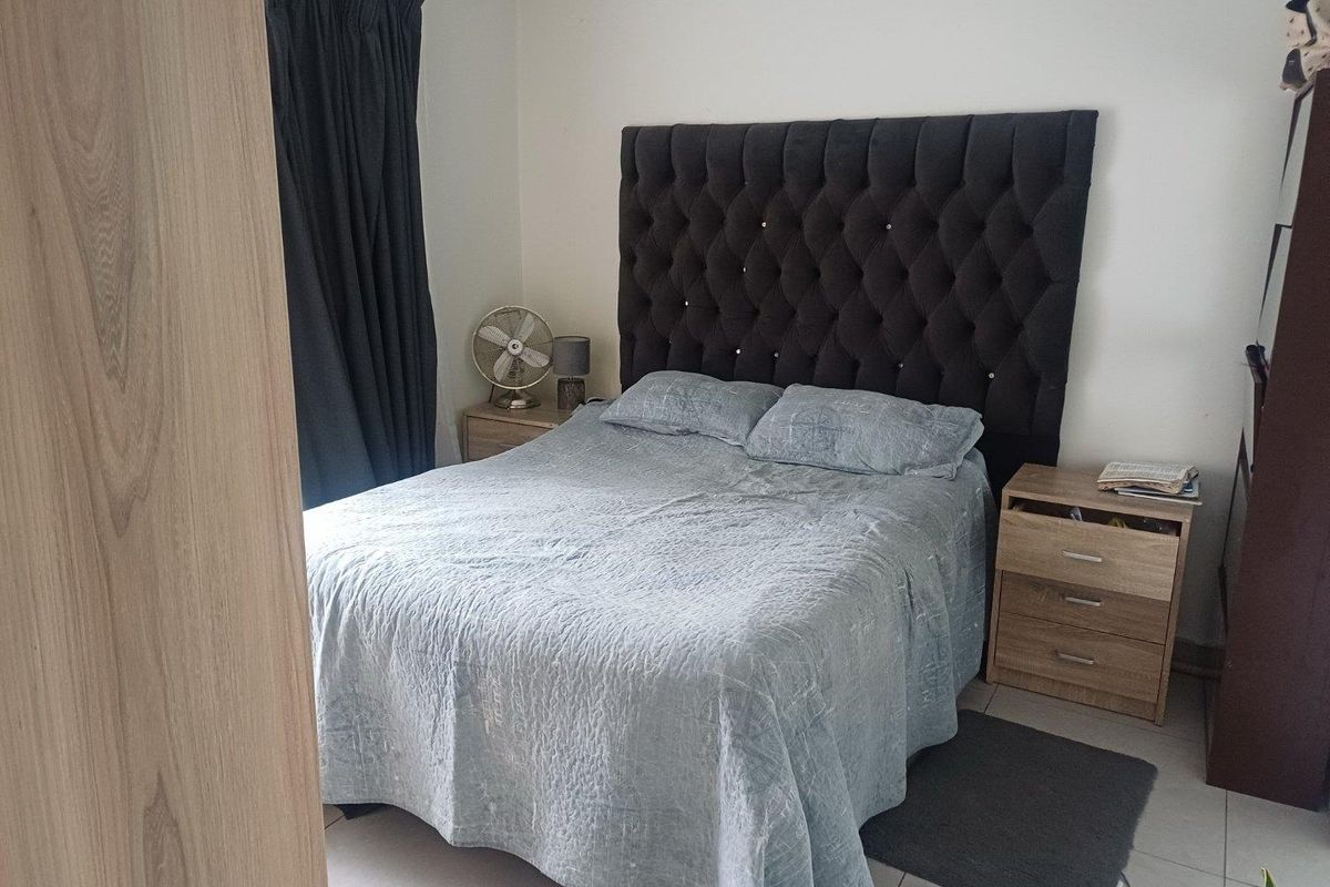 Modern Ground Floor Townhouse with Private Garden and Built-in Braai - Photo 2