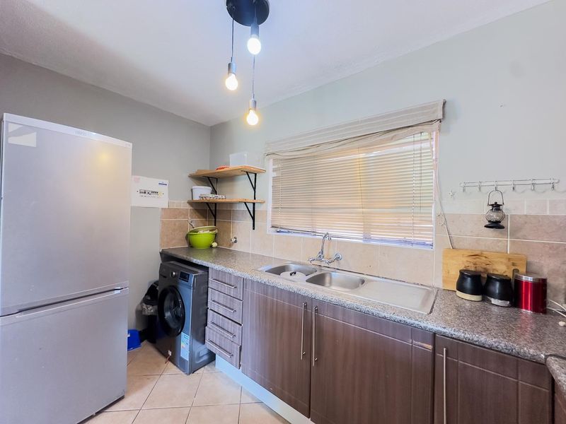 2 Bedroom Townhouse with a Private Garden - Photo 6