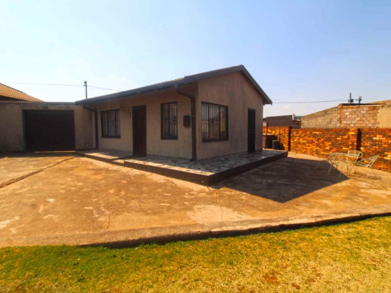 2 Bedroom House For Sale in Vosloorus - Photo 3