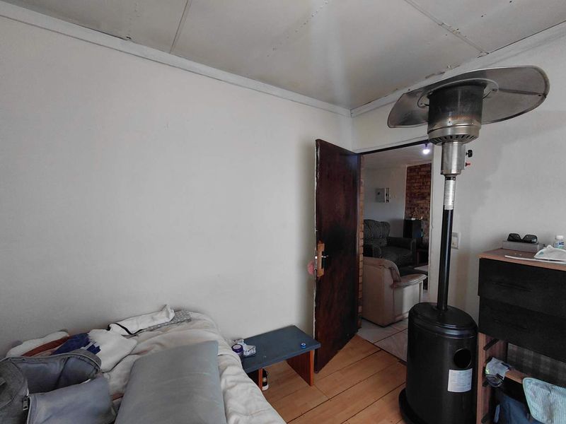 "Earn & Live: Home with Income Cottage in Top Spot!" - Photo 10