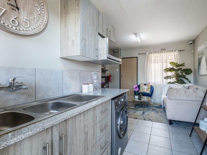 Investor's Dream!!! - Photo 8
