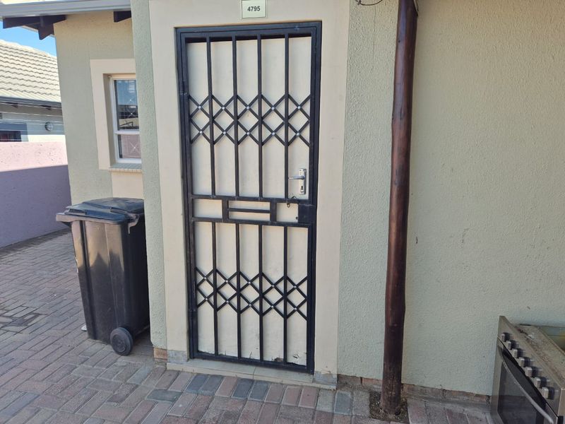 Riverside View - Family Home R 1 085 000! - Photo 3