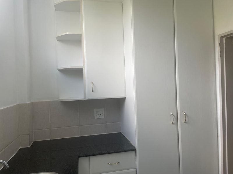 UNFURNISHED TWO BEDROOMS - FIRST FLOOR - Photo 10