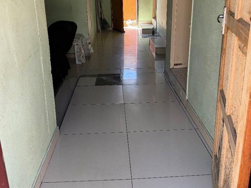 House for sales in Soweto. - Photo 3