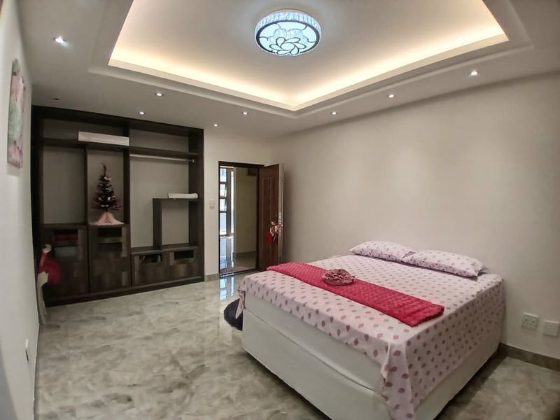 5 Bedroom Auasblick Mansion for Sale - Photo 7