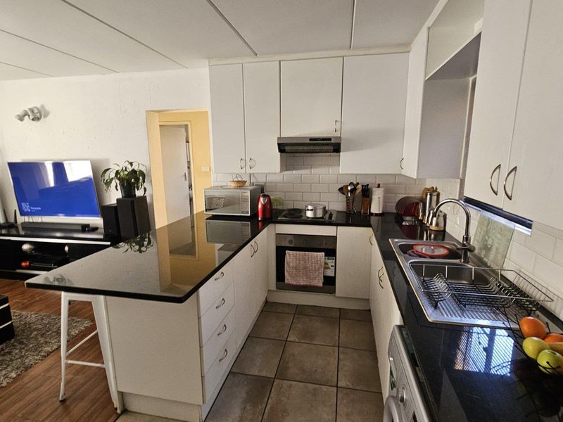 2 Bedrooms available to rent in Terenure - Photo 3