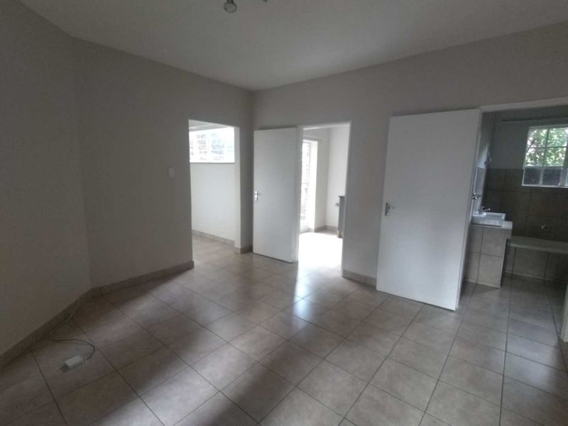 Spacious 3 Bedroom Apartment For Sale in a Prime Location - Photo 10