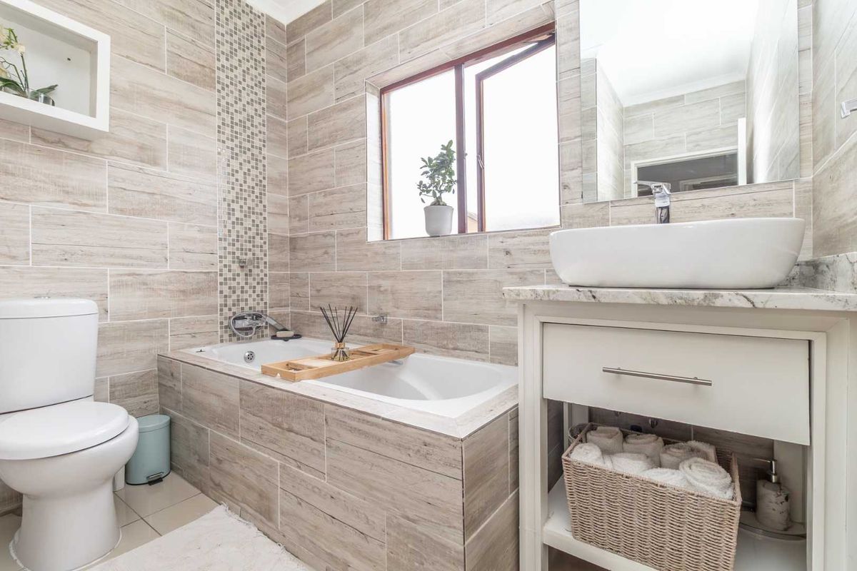 Modern Family Living - Photo 3