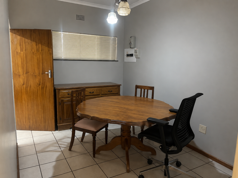 Spacious and immaculate family home in sought after area - Photo 6