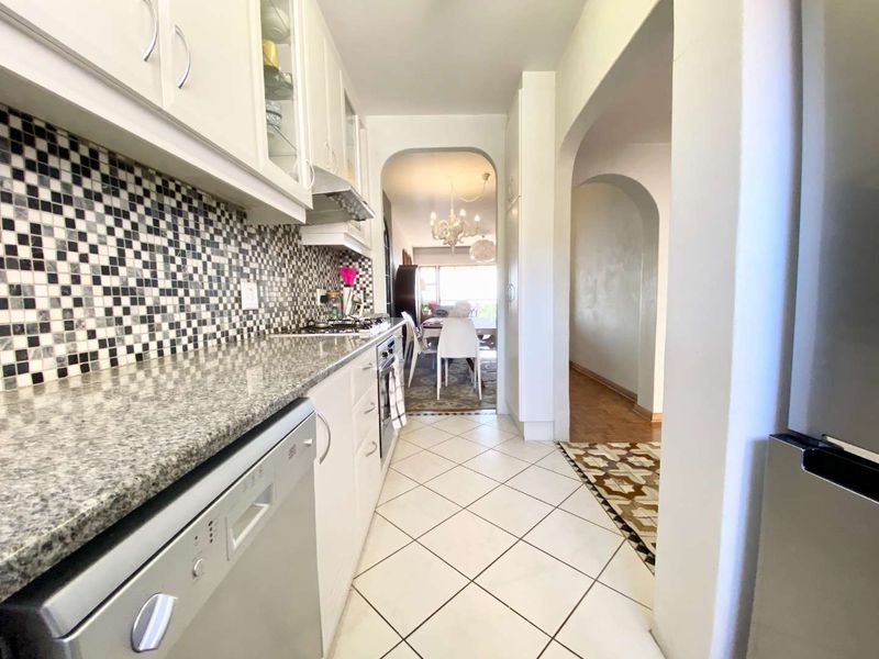 Hendra Estates - Stunning Front Sea-Facing Triplex For Rent On Umhlanga Beachfront - Photo 4