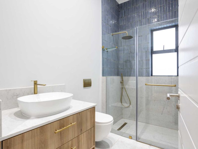 Beautiful and Newly Built Three Bedroom Home at Paarl Valleij Lifestyle Estate & Farm - Photo 10