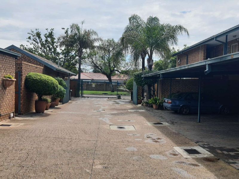 **Bachelor Apartment for Sale in Tranquil Rietfontein Location** - Photo 3