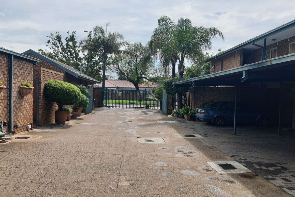 **Bachelor Apartment for Sale in Tranquil Rietfontein Location** - Photo 3