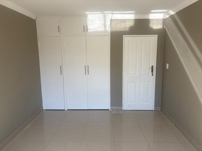Your Dream 2-Bed Home Close to Shopping, Dining & Business Hubs - Photo 9