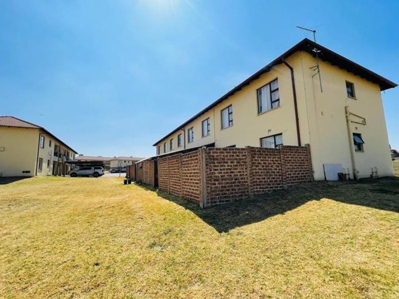 1 Bedroom Apartment In Parkrand! - Photo 4