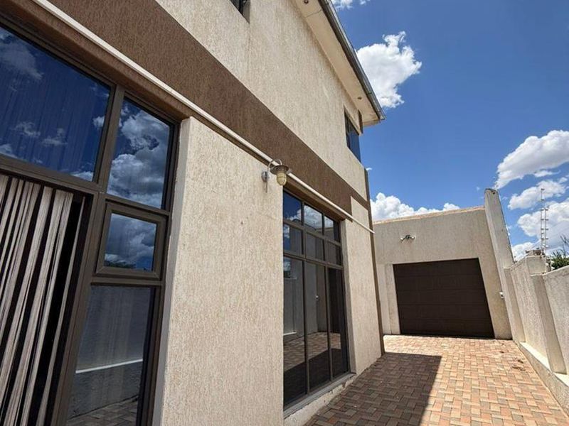 Free standing house FOR SALE - Khomasdal - Photo 3