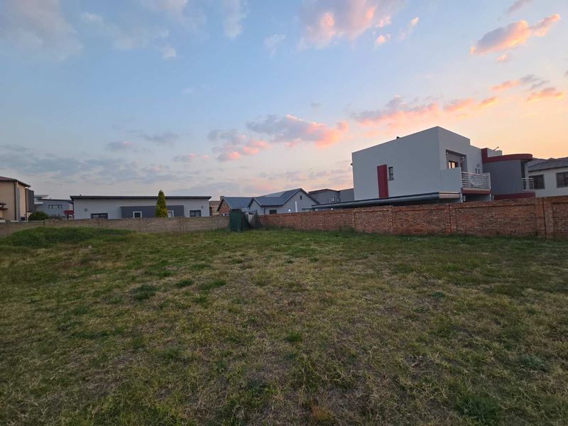 Build Your Dream Home in Prestigious Zambezi Manor Lifestyle Estate. - Photo 3