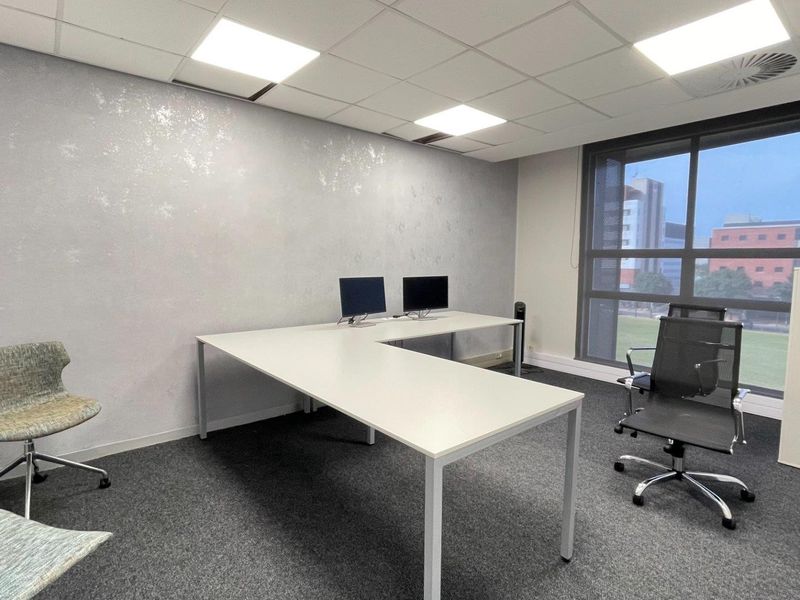 Contemporary 3rd Floor Corporate Offices | Mayfair on the Lake | Umhlanga Ridge - Photo 8