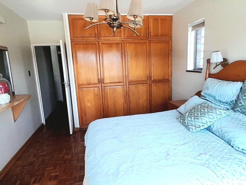 1.5 bedroom in North Beach - Photo 4