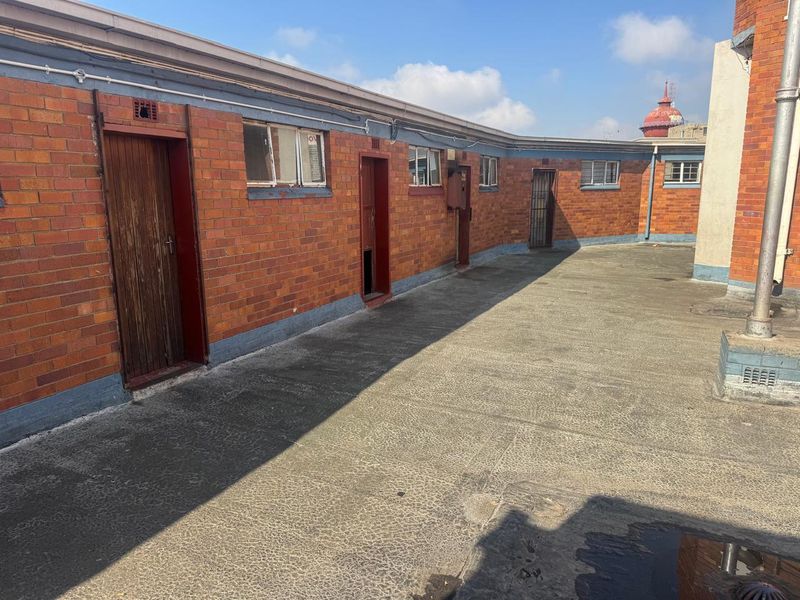 Residential building for sale with great return on investment - Photo 6