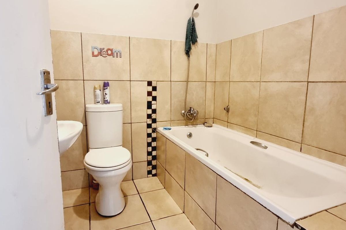 Okuryangava flat Omungeindi court - Photo 5