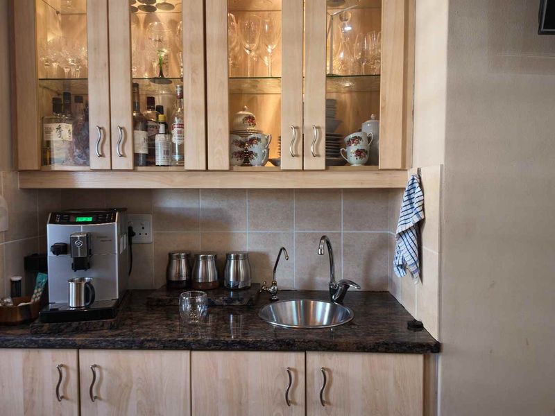 Spacious and Modern Home in a Top Security Estate - Photo 10