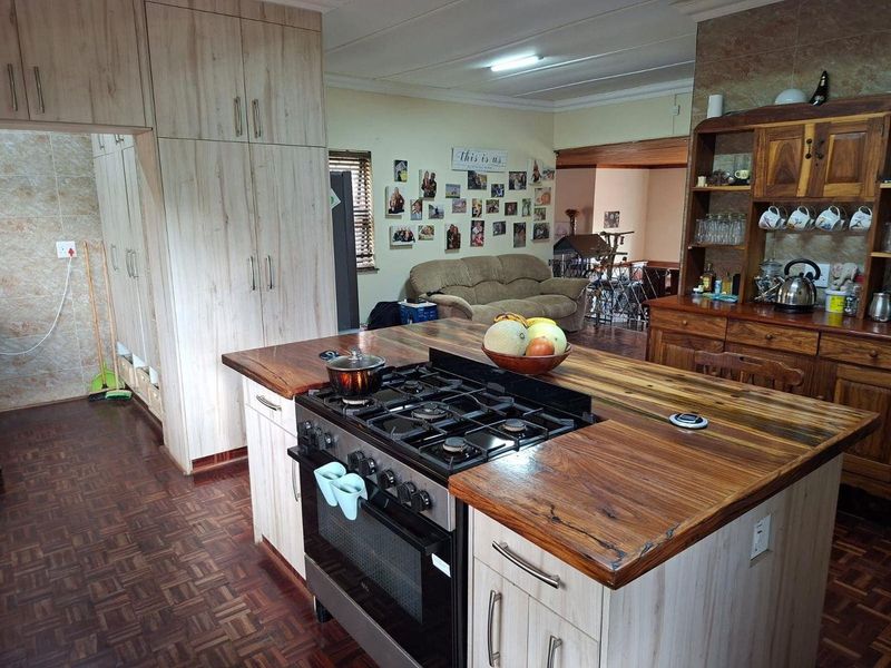 4 Bedroom House for Sale in Drakensview, Estcourt. - Photo 10