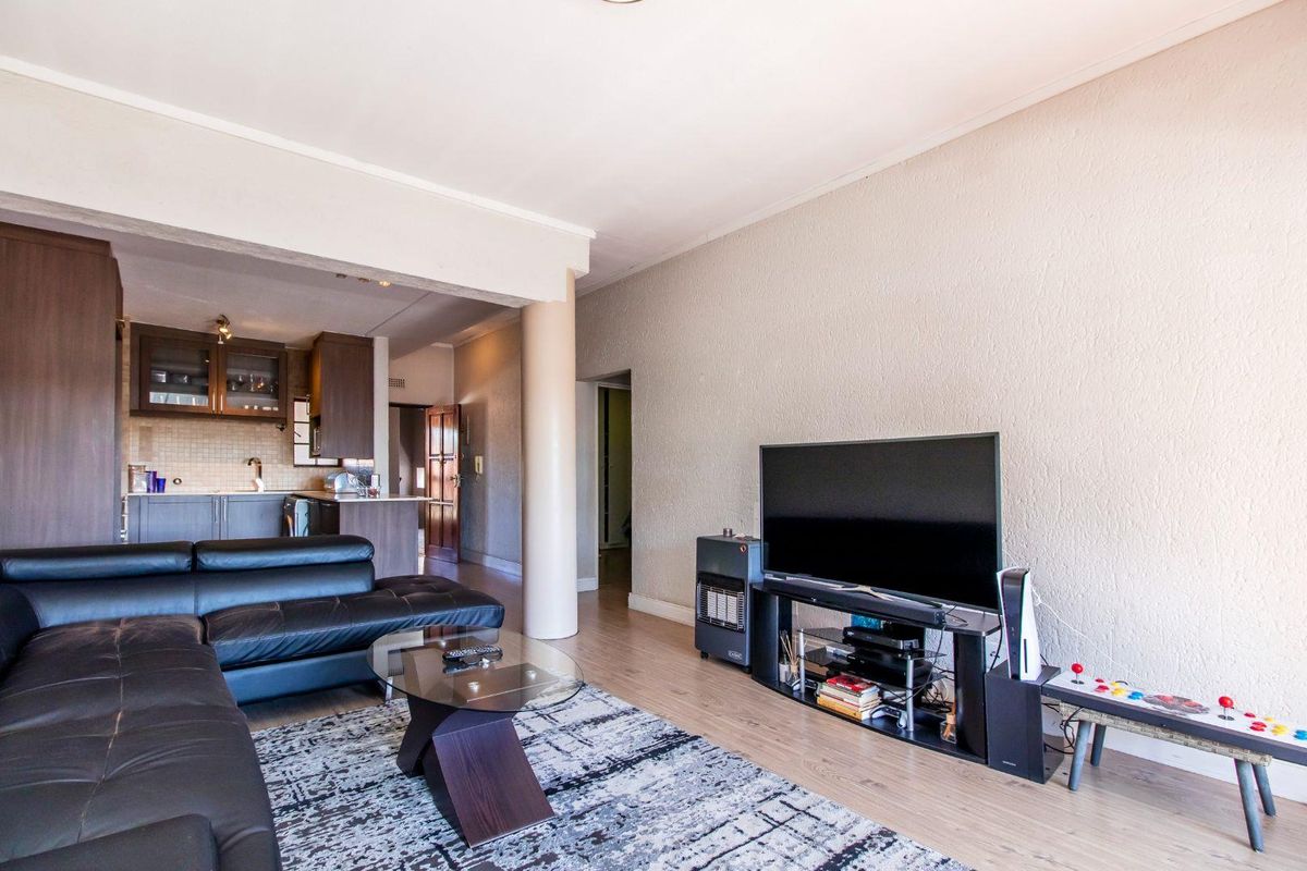 BRILLIANTLY PRICED 2 BED APARTMENT - Photo 4