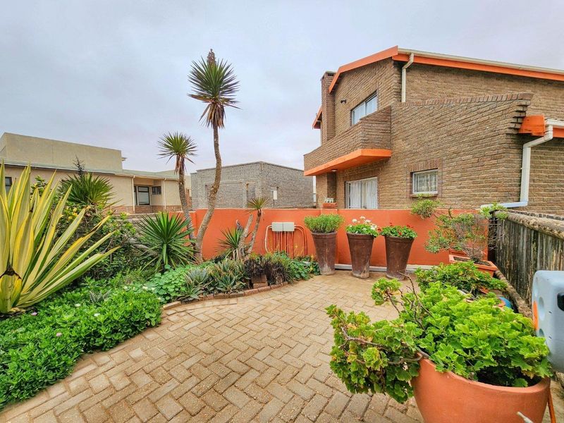 Ext 3 (North Dune), Henties Bay:  Beachfront Townhouse WITH FLAT is for sale - Photo 3