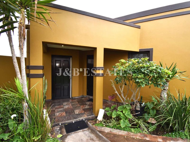 Stunning House Close To The Golfcourse - Photo 3