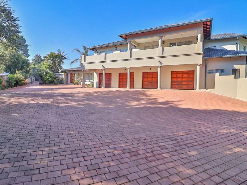 4 FOR THE PRICE OF 1  PLUS A STAND - Photo 2