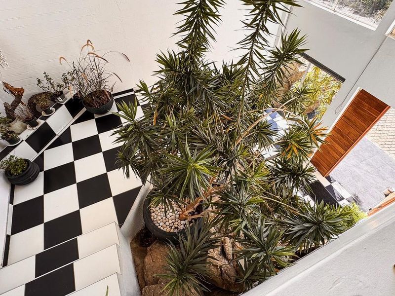 Modern Family Home with Pool in Prime Ludwigsdorf - Photo 7