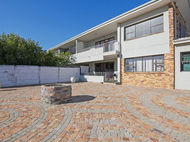 Ground floor Apartment with spacious living and entertaining potential - Photo 2