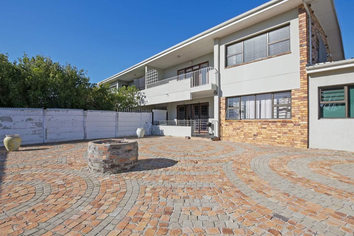 Ground floor Apartment with spacious living and entertaining potential - Photo 2
