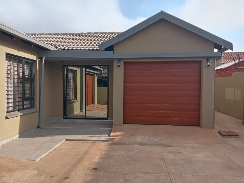 Your Perfect Family Home Awaits in Soshanguve XX! - Photo 2