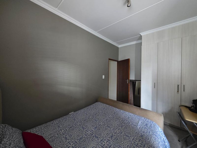 Modern Family Living - Photo 8