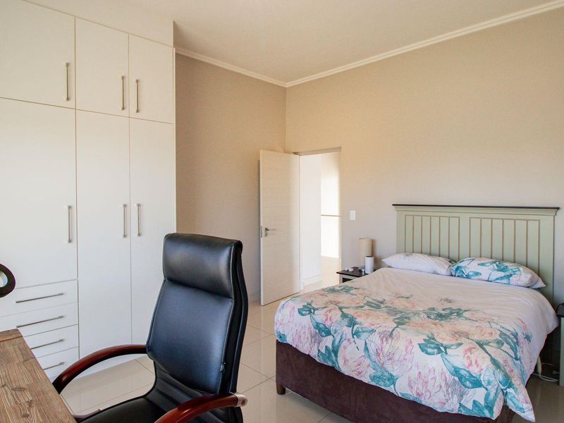 Gorgeous 4 Bedroom Home in La Como lifestyle estate - Photo 9